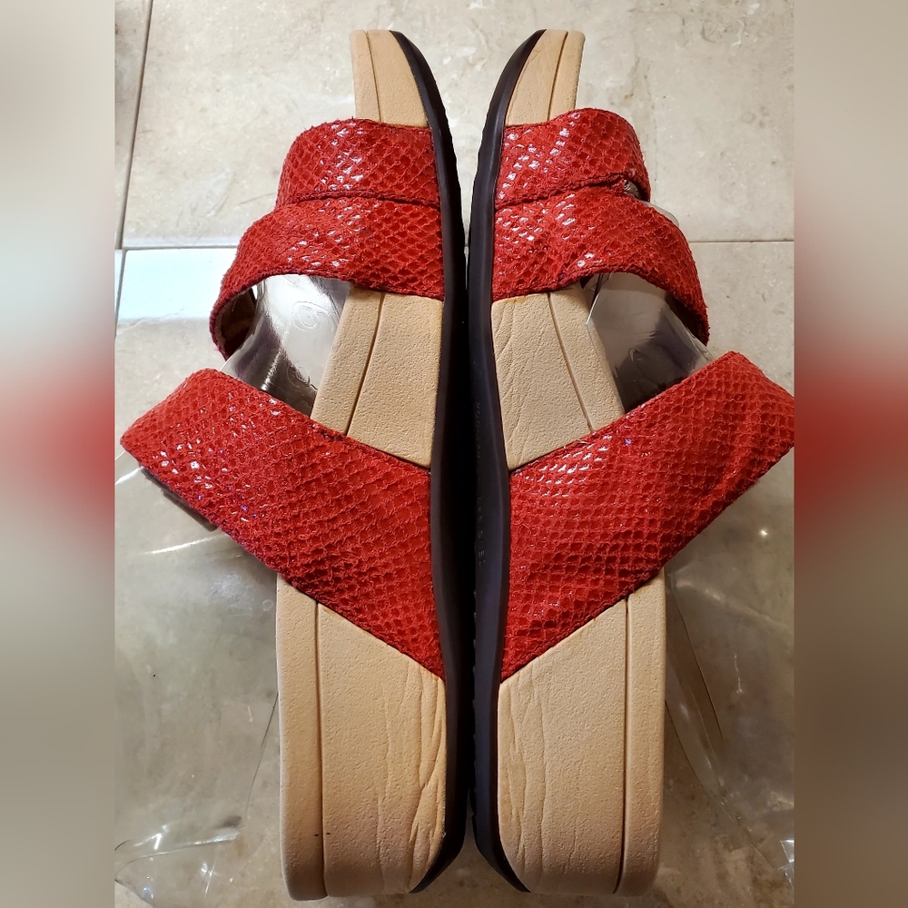 Vionic Red Rio Pacific Comfortable Strappy Sz 8 Wedge 2" Heeled Sandals - Picture 4 of 11